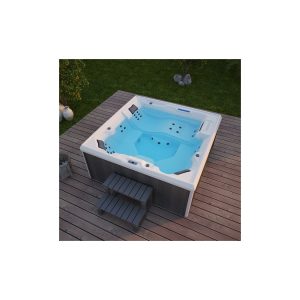 Outdoor Whirlpool STREAM BIG - Mit Treppe und Thermoabdeckung